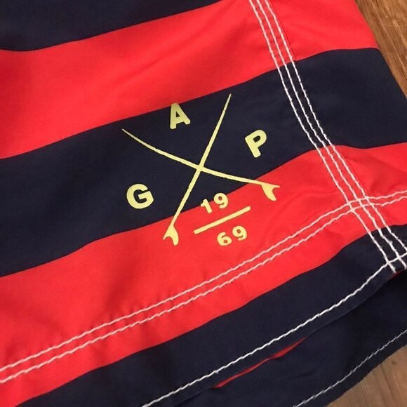 Gap Swim Trunks - Picture 2 of 5